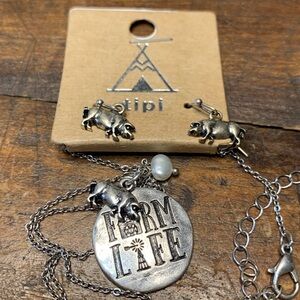 BNWT TIPI FARM LIFE NECKLACE AND EARRINGS SET WITH PIGGY CHARMS AND REAL PEARL